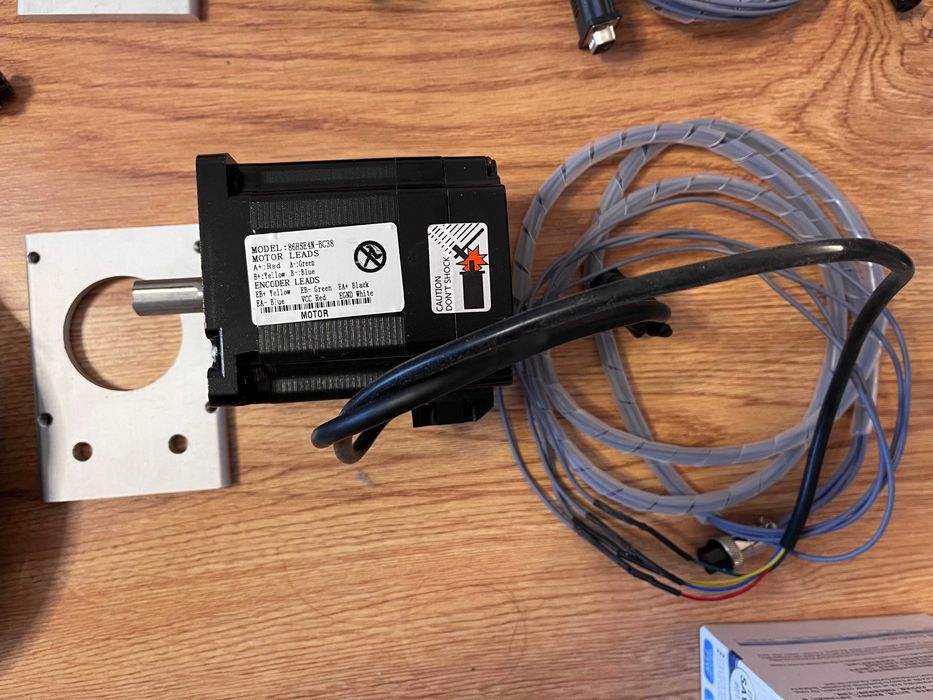 CNC 3 axe - motoare Nema 34 + Spindle 2.2Kw