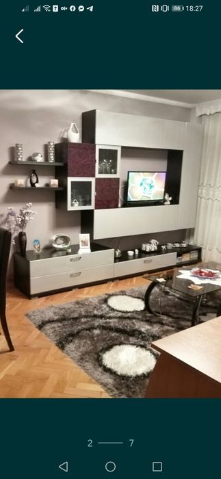 Vand mobila living