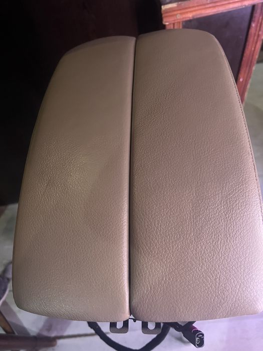 Продавам подлакътник за бмв х5