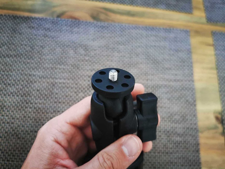 Ventuza auto moto noua Gopro / Insta / action cam / surub 1/4 filet