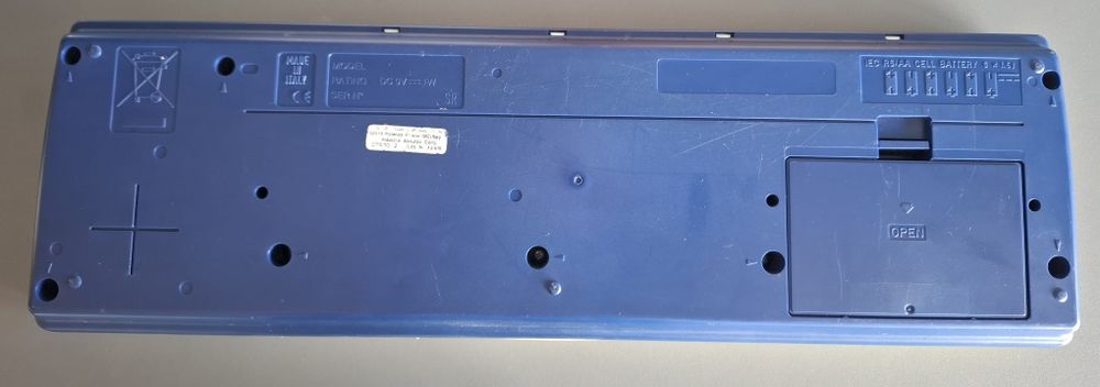 Bontempi GT 530 синтезатор + книжка с песните