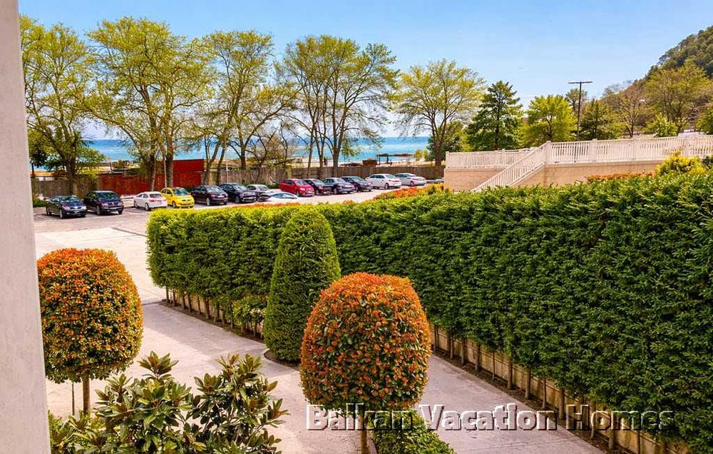 Тристаен апартамент с морска гледка във Varna Southbay Residence