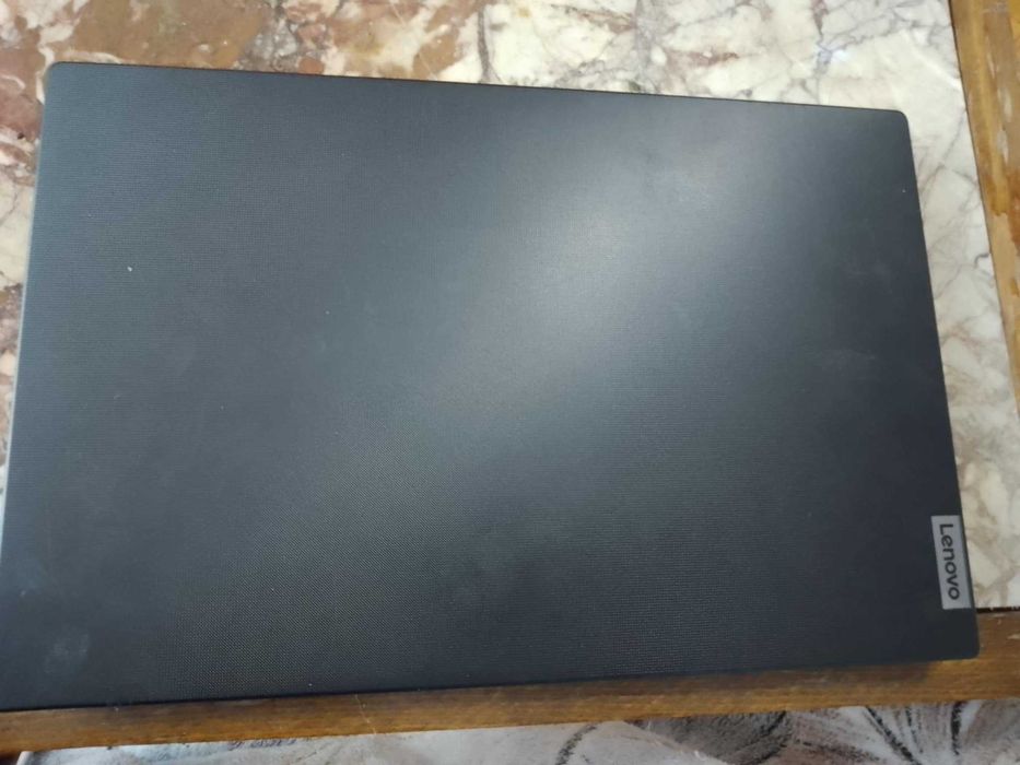 работещ лаптоп в много добро състояние