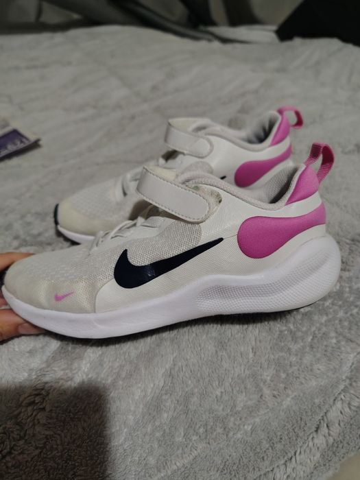 Маратонки  Nike плюс подарък