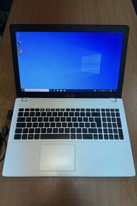 Лаптоп ACER X551C