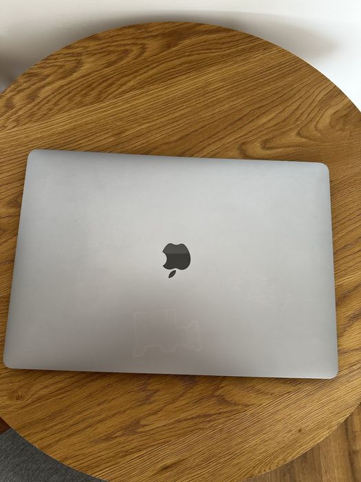 Macbook Pro 15,6 2017 2,8 GHz 16 GB Ram