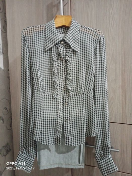 Продаю брючный костюм