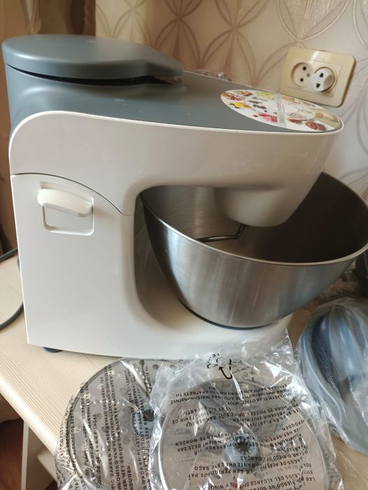 Продам кухонный  комбайн