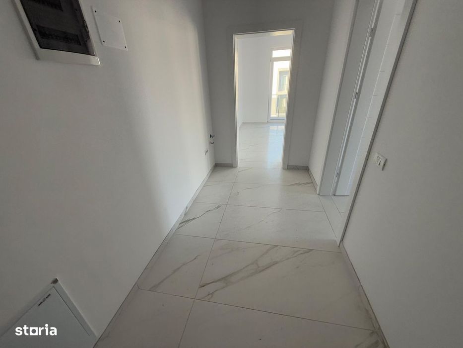Direct Proprietar  -Apartament Cu Doua Camere Si Tersa De 18 Mp