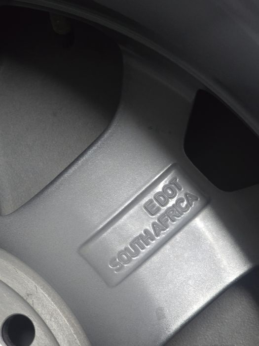 Roti Ford Ranger noi, r18