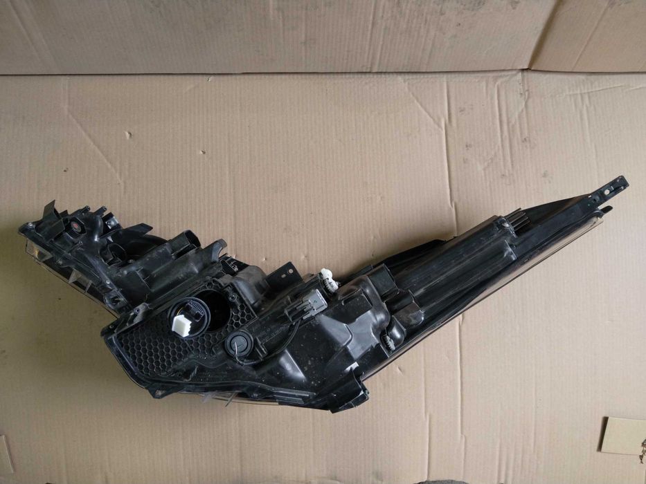 Фар десен Toyota C-HR 2021