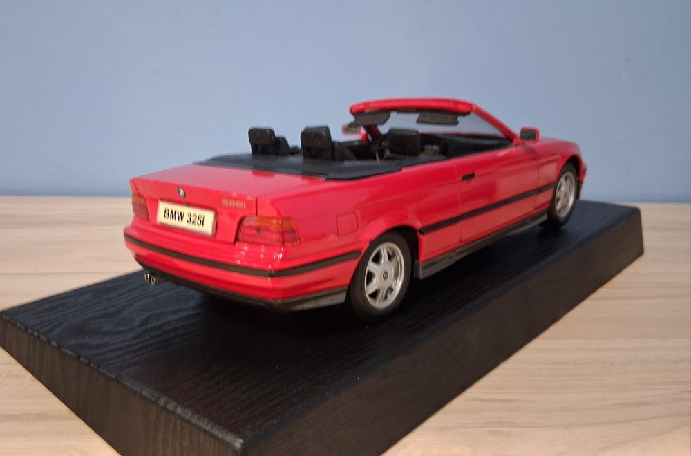 BMW E 36 Cabrio  1:18 Maisto