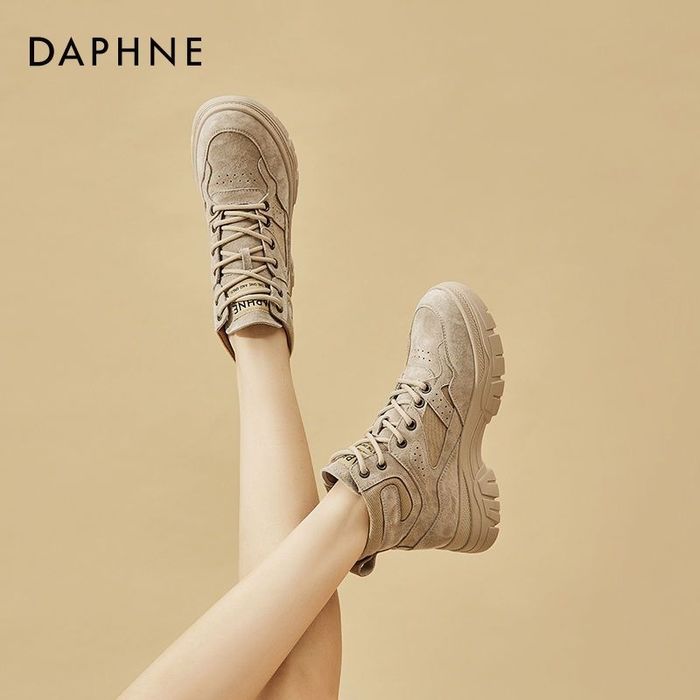 Продам женские кожаные ботинки