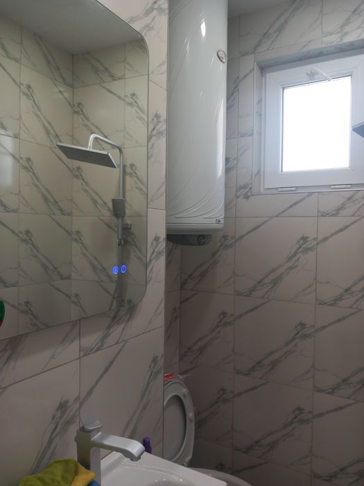 Продавам етаж от къща