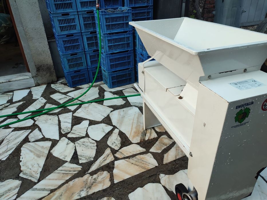 Гроздoмелачка с помпа