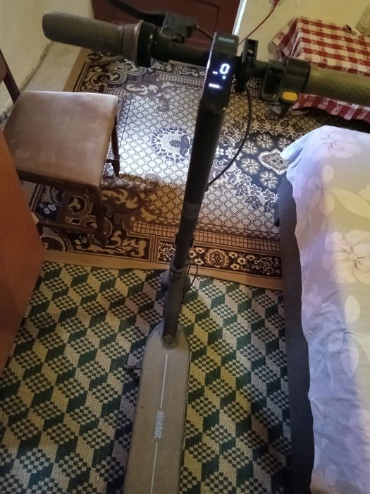 Trotinetă electrică Ninebot KickScooter Max G30D