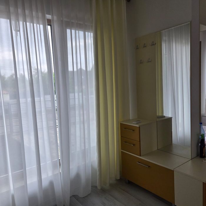 Casă de închiriat