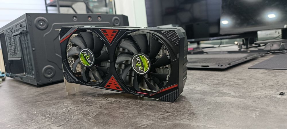 Продаю Видеокарту Rx580 на 8Gb 2048sp в хорошем состоя ний