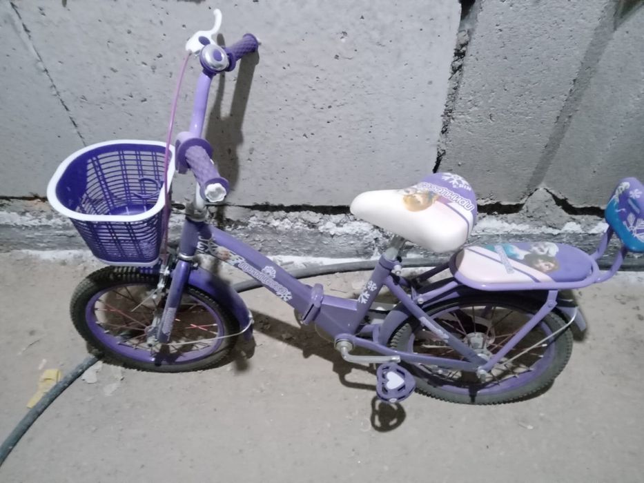 Велосипед продается для девочек
