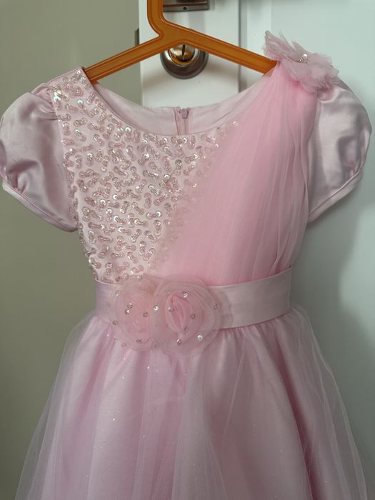 Платье для девочки нарядное, красивое