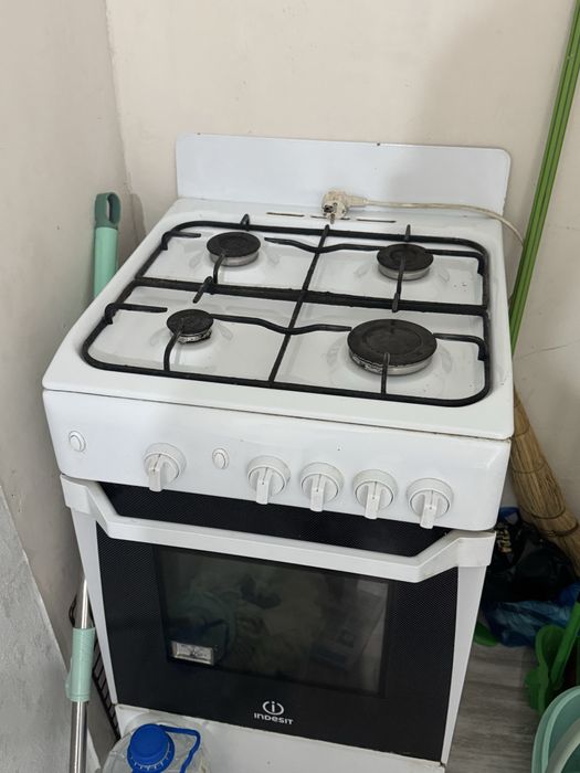 Продам газ плиту