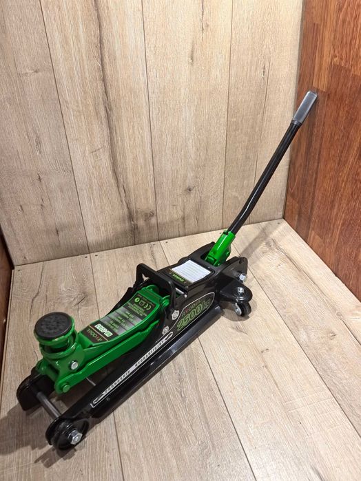 Cric auto 2,5T – Profil redus, ridicare usoara si sigura