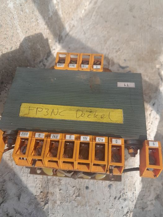 Transformator 220v/800 w