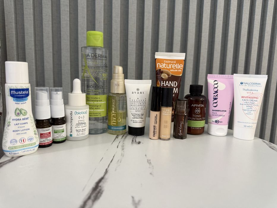 Комплект гримове нови и използвани