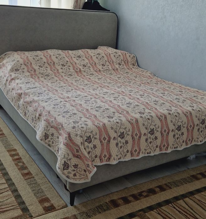 Кровать в спальню