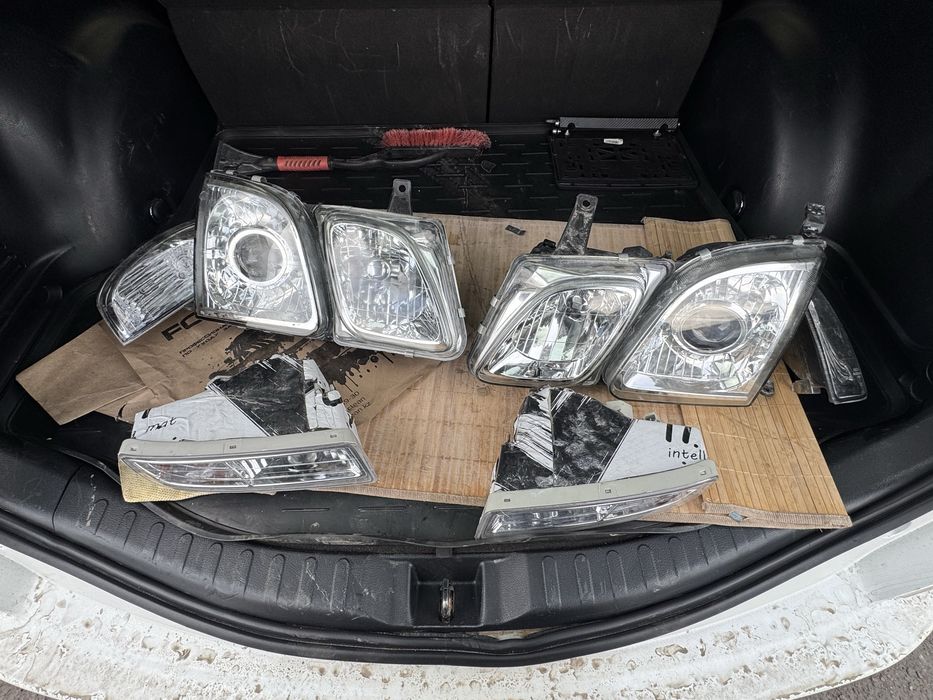 Лексус 470 фары комплект