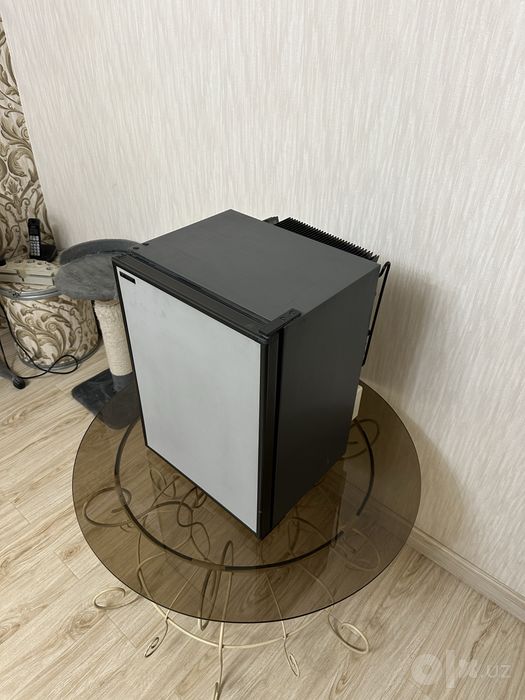 MiniBar Xolodilnik Vitrifrigo ITALIA