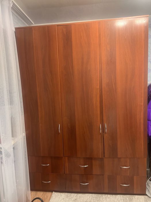 Продам шкаф (шифонер )