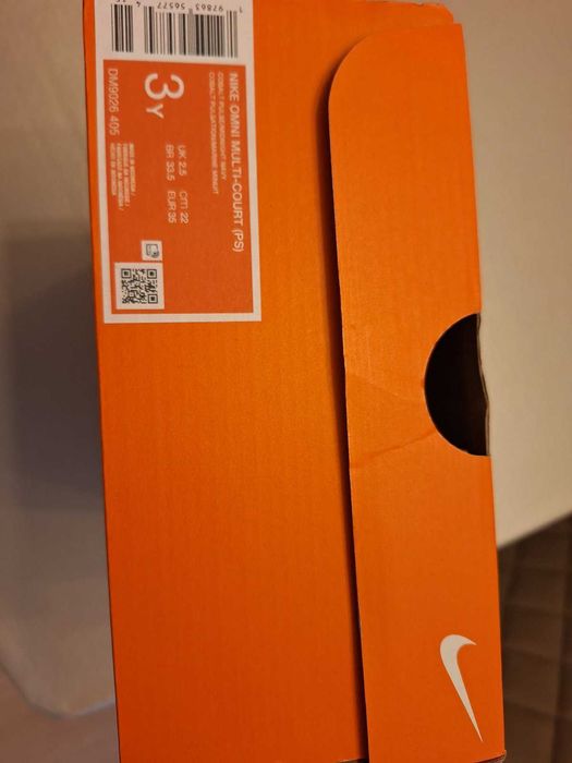 Продавам чисто нови маратонки Nike