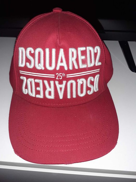 Шапка със козирка Dsquared2...