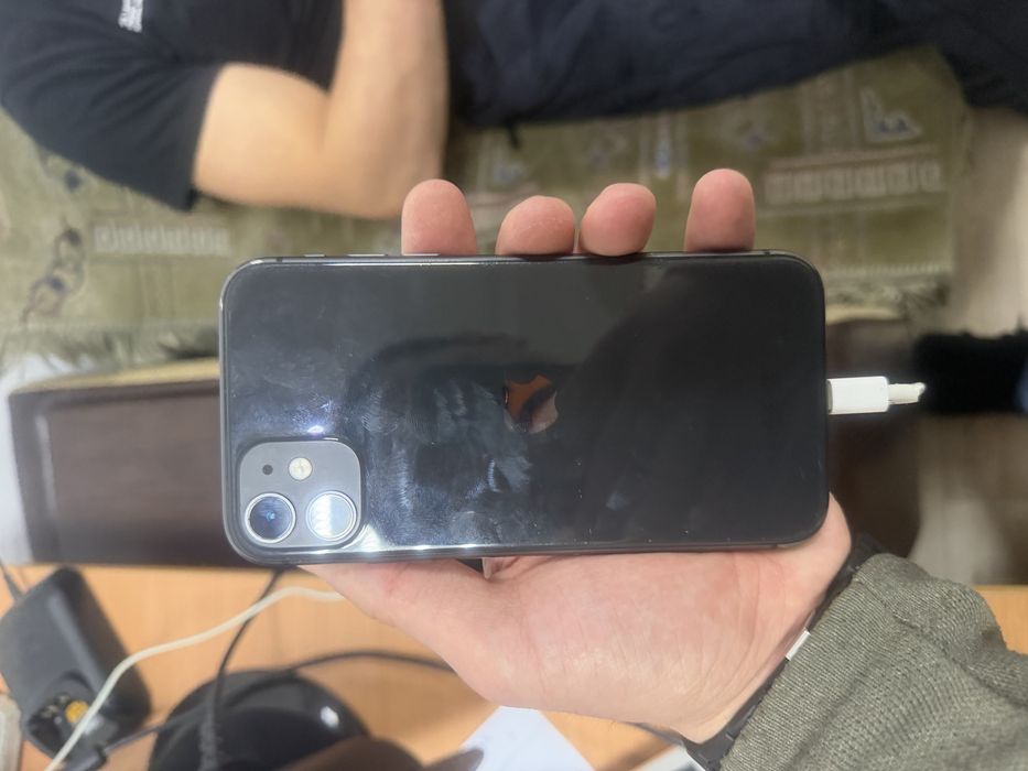 Айфон 11 в хорошем состояний