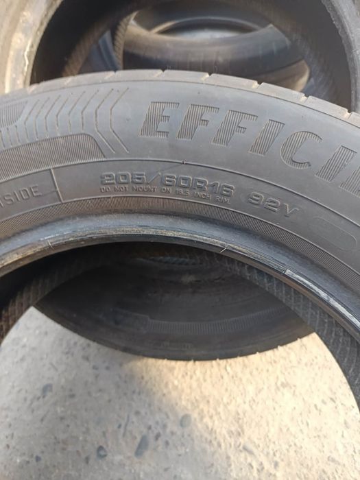 205/60/16 4броя GoodYear EfficientGrip.Гумите са в перфектно състояние