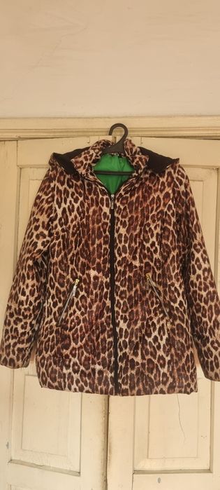 Продам женскую куртку