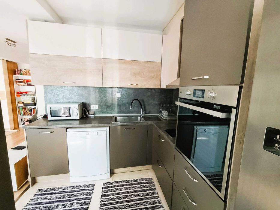 Продава се Тристаен апартамент в София, Горна баня - 93 кв.м за 2689 €/кв.м - Снимка #1