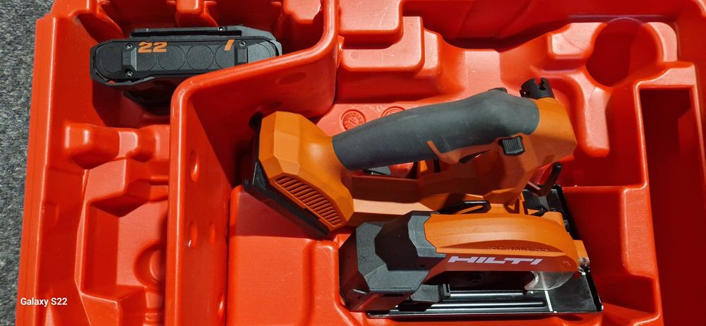 Hilti circular pentru metal pe acumulatori