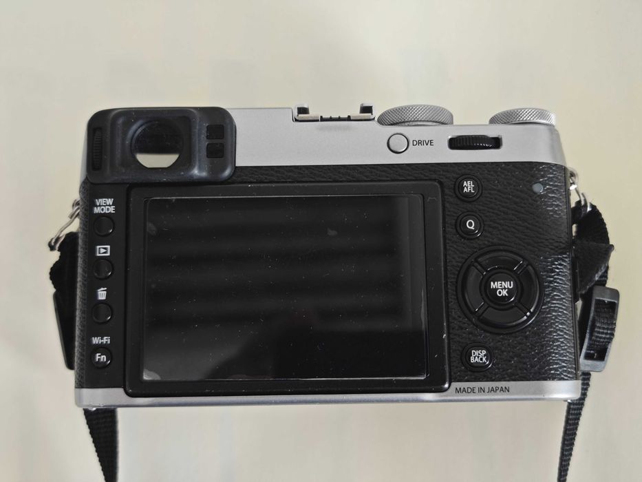 Fujifilm X100T фотоапарат, отлично състояние, WCL-X100, EF-X20