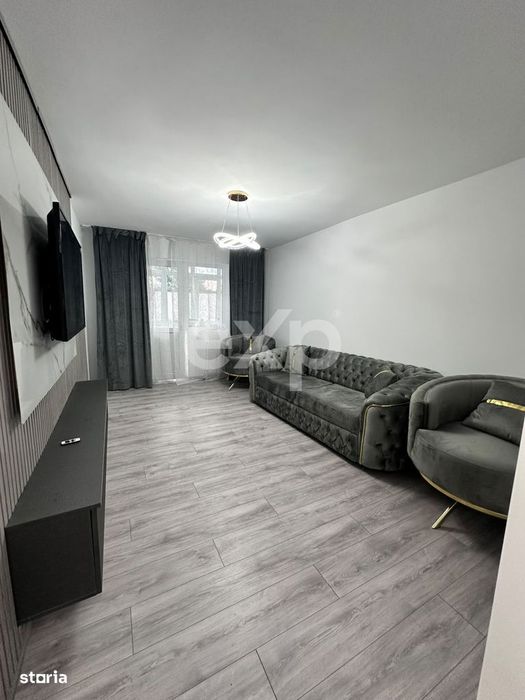 Apartament de vanzare – 3 camere , Micro 8 ,et 1