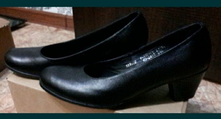 Женские кожаные туфли