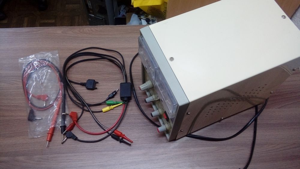 Лабараторный блок питания