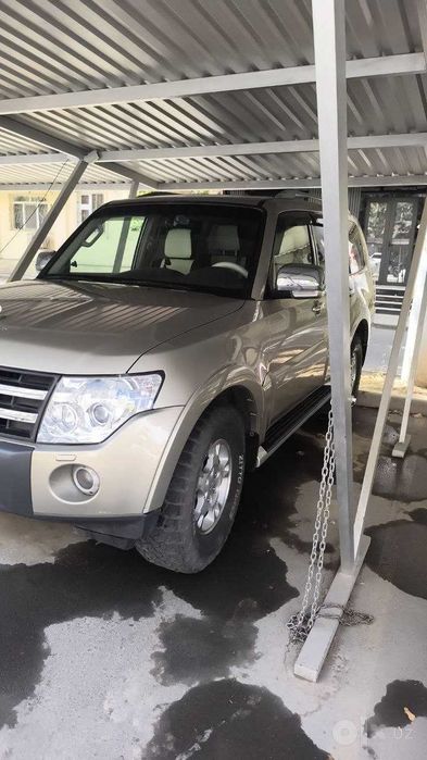 Автомобиль Mitsubishi Pajero