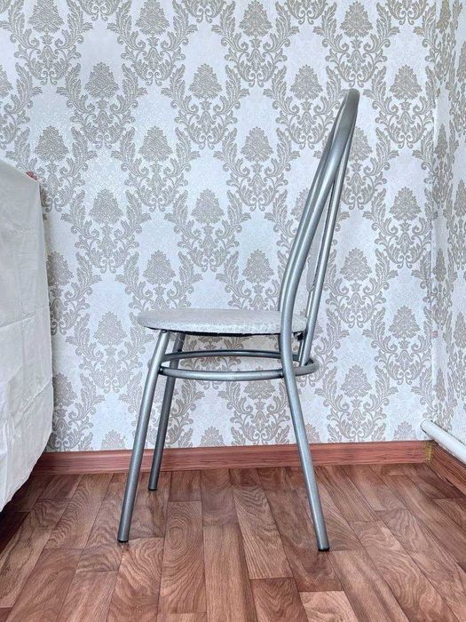 Продам стулья почти новые