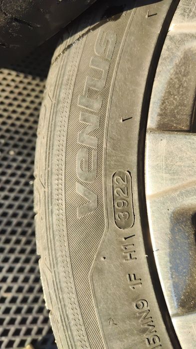 Продам комплект летних шин