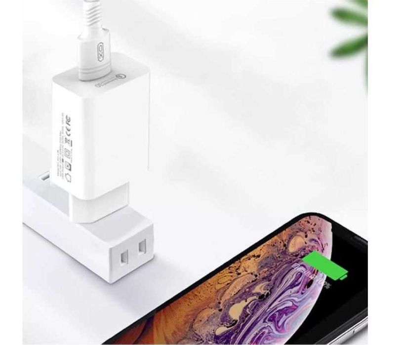 Incarcator auto priza APPLE iPhone XS Max 11 Pro 12 mini 13 14 Plus 15