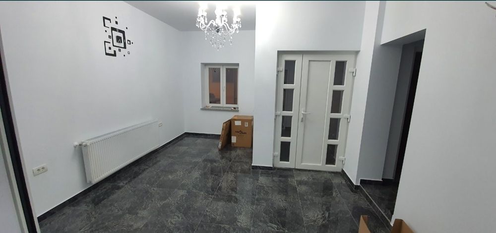 Casă / Spațiu comercial de Vânzare/ Închiriat