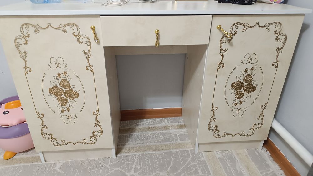 Парикмахерский вещи продается