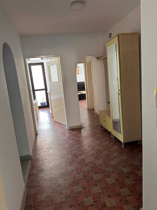 Дава се под наем Тристаен апартамент в Варна, Център - 100 кв.м за 820 € - Снимка #14